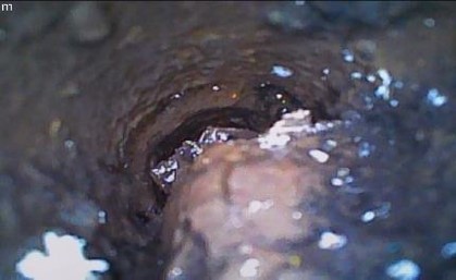 汚れた排水管